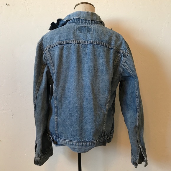 ❤️SOLD❤️Vintage Levi's Denim Jacket - Picture 4 of 8